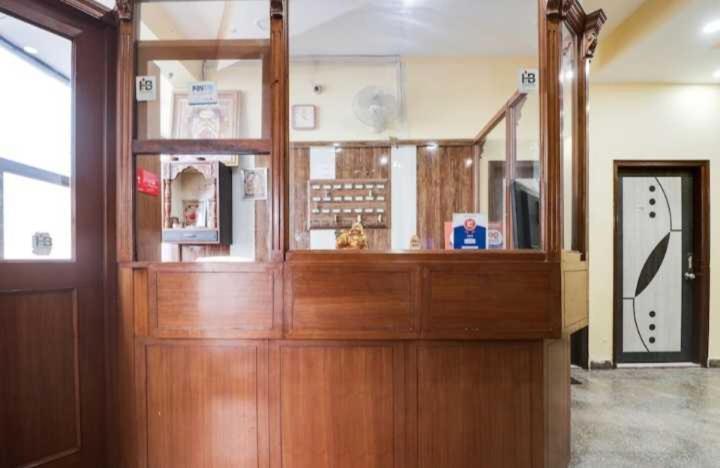 Hotel O Jas Inn Near Star Mall غورغاون المظهر الخارجي الصورة